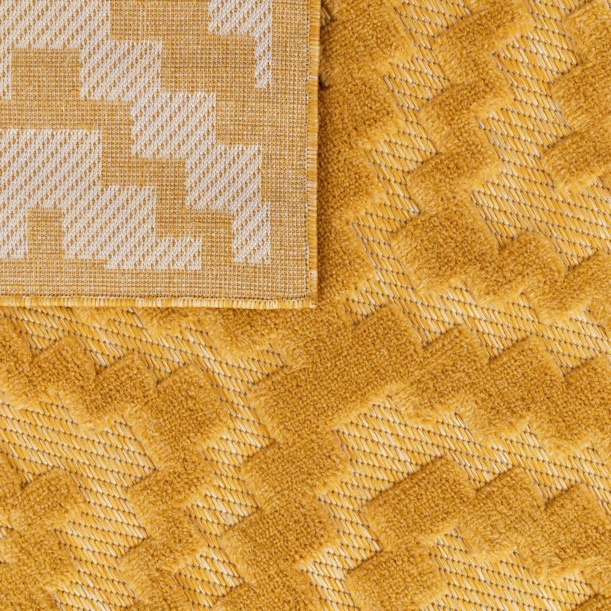 Indoor Outdoor Rug Livorno Trellis High-Low Pattern In Yellow