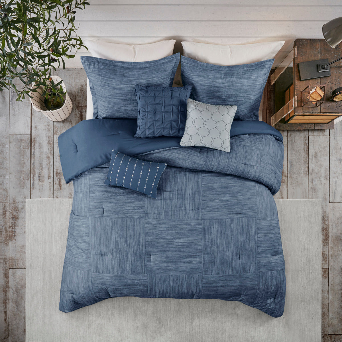 Navy Seersucker Comforter Set with Hypoallergenic Filling - King