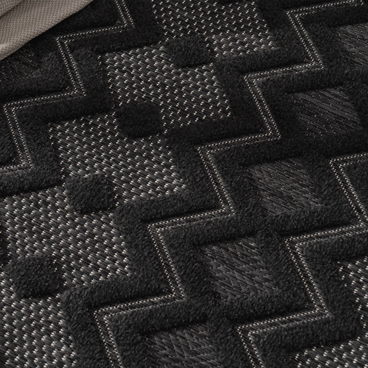 Indoor Outdoor Rug Livorno Geometric Trellis Pattern In Anthracite