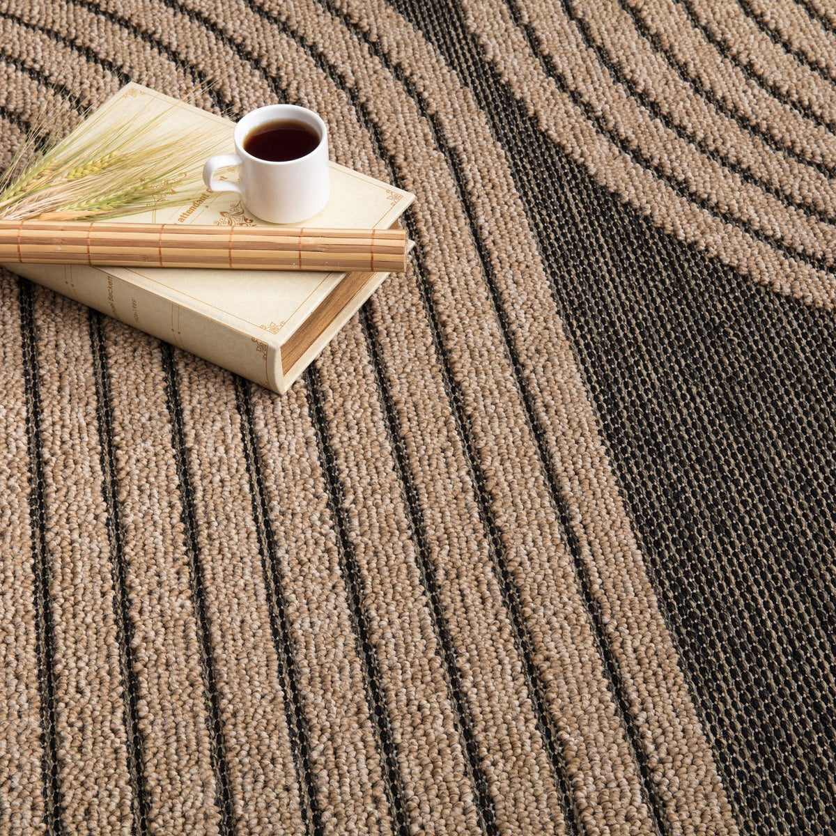 In- &amp; Outdoor Rug Cologne with Modern Lines Design in Beige Black
