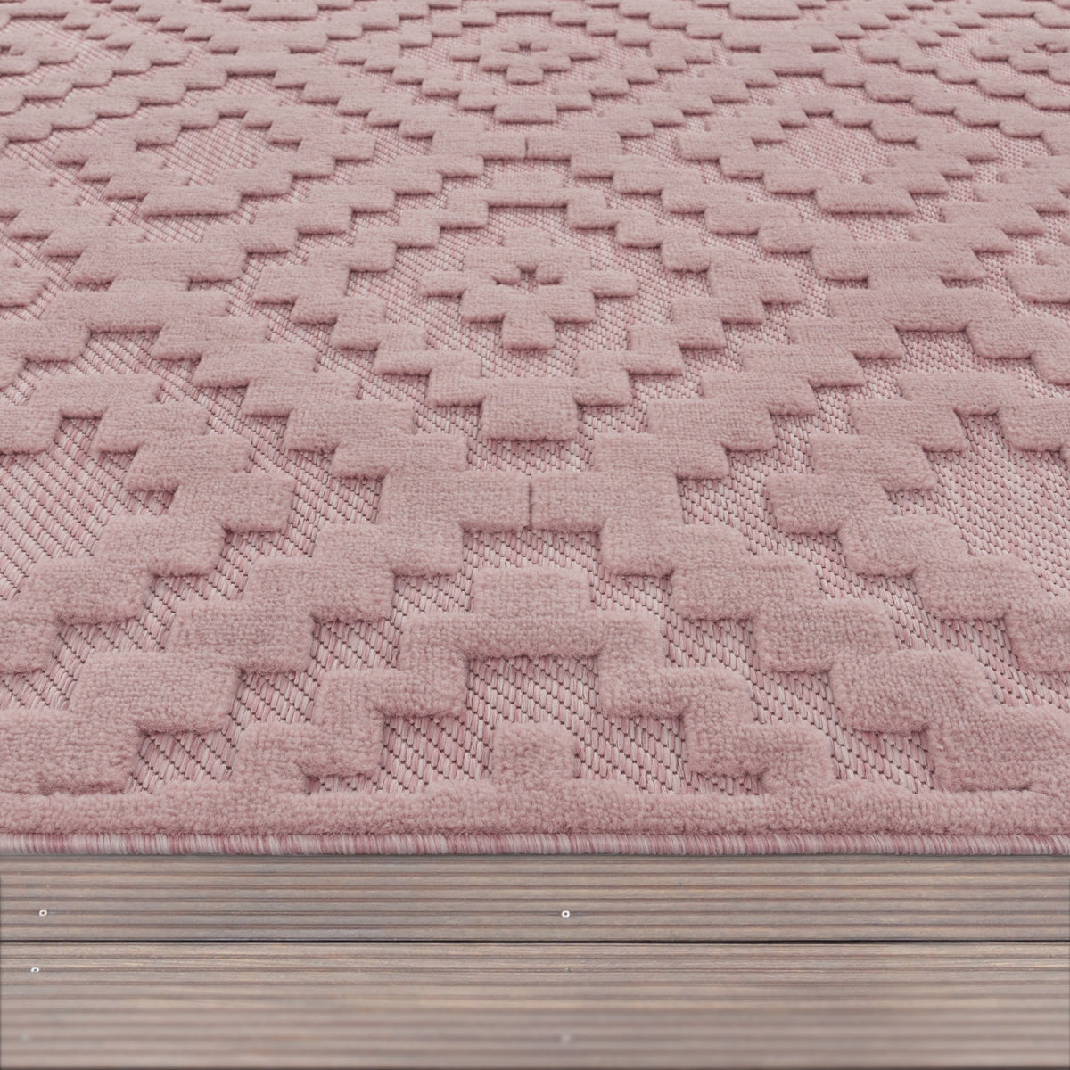 Indoor Outdoor Rug Livorno Trellis High-Low Pattern In Pink